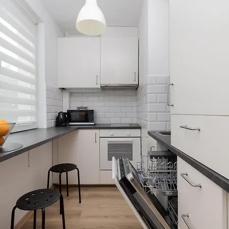 شقة Sunny Opolska With Balcony In By Renters غدانسك